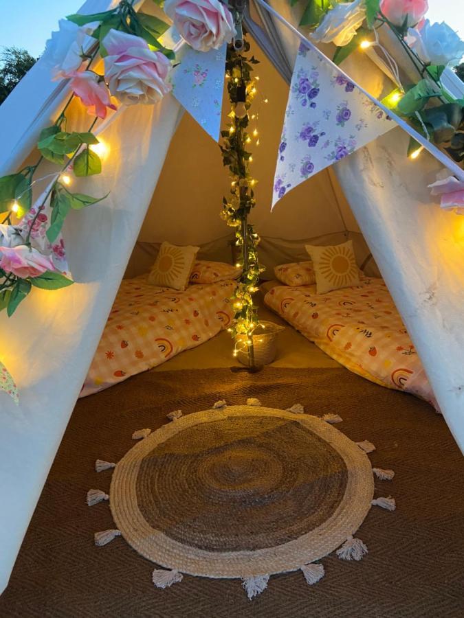 فندق Country Bumpkins Luxury Glamping Wellingore المظهر الخارجي الصورة