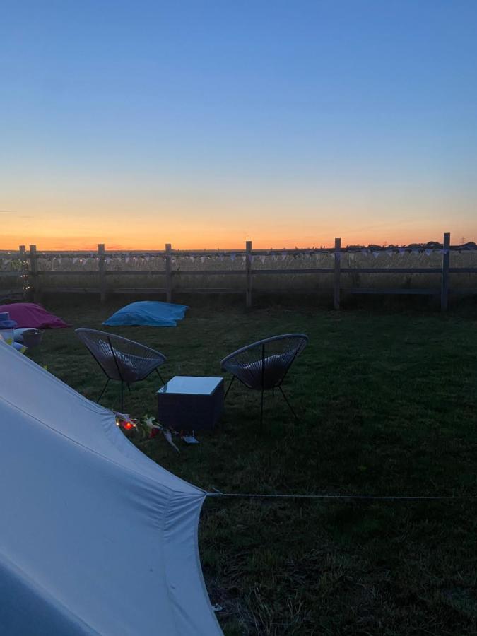 فندق Country Bumpkins Luxury Glamping Wellingore المظهر الخارجي الصورة